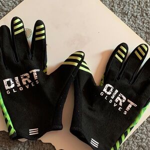 Dirt gloves Black and Green Gloves